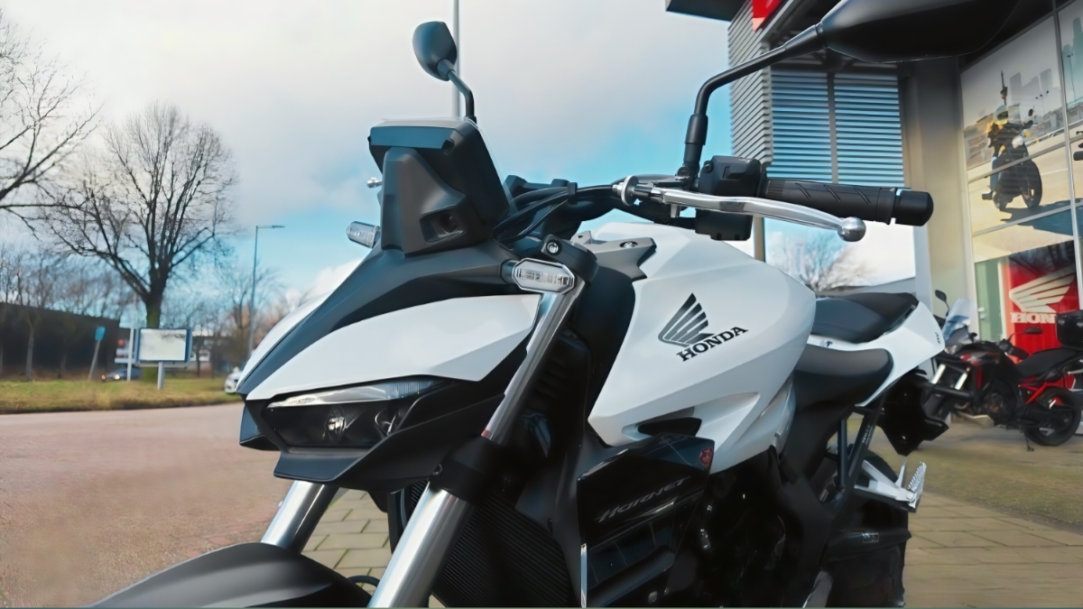 Hornet 1000 SP